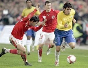 Sư tử Vàng và Voi rừng Phi châu giày xéo cựu lục địa - 1 Sư tử Vàng và Voi rừng Phi châu giày xéo cựu lục địa - 1