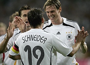 Brazil sa lầy ở Oslo, Đức “đại phá” cầu môn Thụy Điển - 2