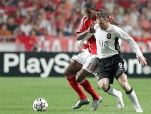 MU thắng khổ sở trên đất Bồ Đào Nha - 1