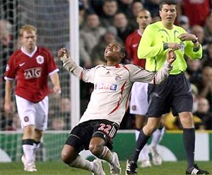 Lội dòng nước ngược, Quỷ đỏ đoạt vé vòng knock-out - 1 Lội dòng nước ngược, Quỷ đỏ đoạt vé vòng knock-out - 1