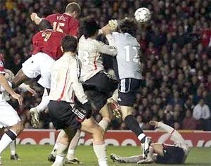 Lội dòng nước ngược, Quỷ đỏ đoạt vé vòng knock-out - 2 Lội dòng nước ngược, Quỷ đỏ đoạt vé vòng knock-out - 2