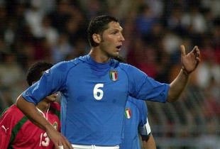 Lại một trò tung hứng của người Italia? - 1 Lại một trò tung hứng của người Italia? - 1