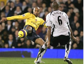 MU "đè bẹp" Everton, Arsenal nhận thêm "cú sốc" - 3 MU "đè bẹp" Everton, Arsenal nhận thêm "cú sốc" - 3