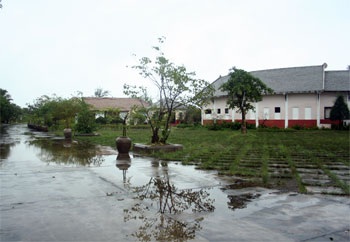 Công nhân Abalone Resort tập trung đòi nợ lương - 1 Công nhân Abalone Resort tập trung đòi nợ lương - 1