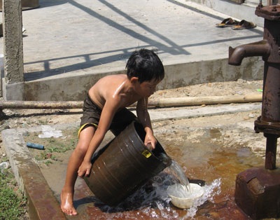 Nghịch lý “bỏ nhà xuống phá” - 1 Nghịch lý “bỏ nhà xuống phá” - 1
