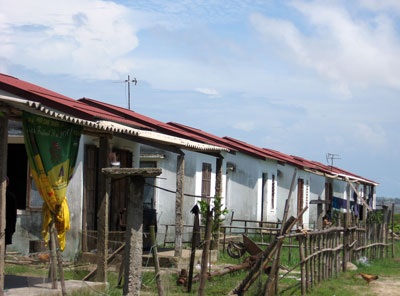 Nghịch lý “bỏ nhà xuống phá” - 2 Nghịch lý “bỏ nhà xuống phá” - 2