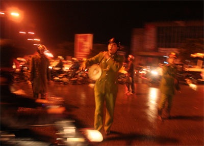 Cả nước “nổ tung” trong niềm vui chiến thắng - 16 Cả nước “nổ tung” trong niềm vui chiến thắng - 16