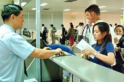 “Giữ chân công chức giỏi: một thách thức lớn với Chính phủ VN” - 1 “Giữ chân công chức giỏi: một thách thức lớn với Chính phủ VN” - 1