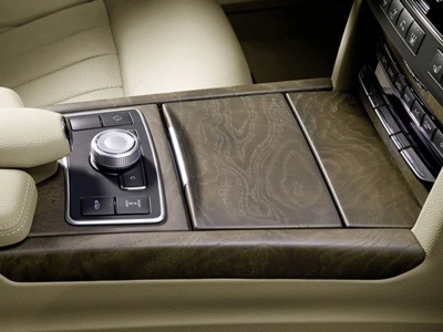 Mercedes công bố giá xe E-Class 2010 - 8 Mercedes công bố giá xe E-Class 2010 - 8