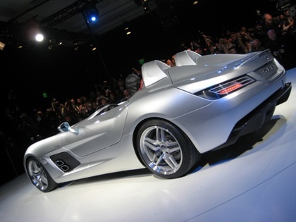 Mercedes McLaren SLR Stirling Moss tỏa sáng - 4 Mercedes McLaren SLR Stirling Moss tỏa sáng - 4