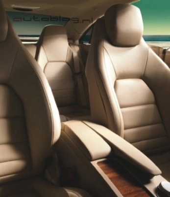 Hình ảnh chính thức đầu tiên của Mercedes E500 Coupe - 3 Hình ảnh chính thức đầu tiên của Mercedes E500 Coupe - 3