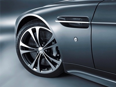 Aston Martin Vantage V12 - Sức mạnh mới - 6 Aston Martin Vantage V12 - Sức mạnh mới - 6