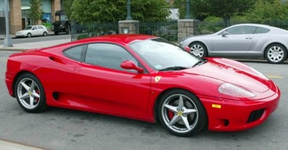 Ferrari gãy đôi, một người thiệt mạng - 12