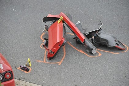 Ferrari gãy đôi, một người thiệt mạng - 11