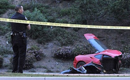 Ferrari gãy đôi, một người thiệt mạng - 3