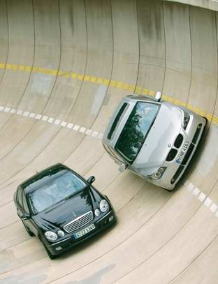 Khủng hoảng đẩy Mercedes và BMW về gần nhau - 1 Khủng hoảng đẩy Mercedes và BMW về gần nhau - 1