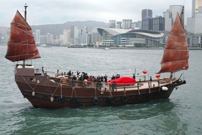 Ferrari “vi vu” thuyền buồm đến Hồng Kông - 1