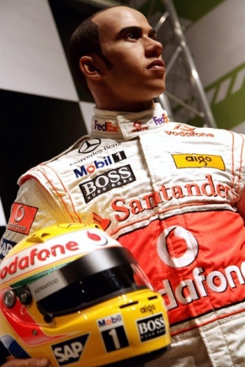 Ra mắt tượng sáp Lewis Hamilton - 3