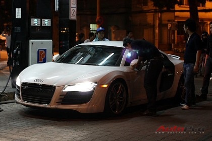 Cùng lúc hai chiếc Audi R8 về Hà Nội - 7 Cùng lúc hai chiếc Audi R8 về Hà Nội - 7