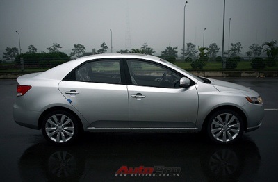 Kia Forte: Khi ưu tiên hàng đầu là xe “ăn” ít xăng! - 8 Kia Forte: Khi ưu tiên hàng đầu là xe “ăn” ít xăng! - 8