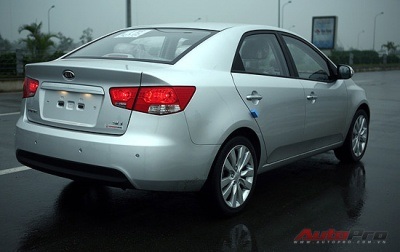 Kia Forte: Khi ưu tiên hàng đầu là xe “ăn” ít xăng! - 5 Kia Forte: Khi ưu tiên hàng đầu là xe “ăn” ít xăng! - 5