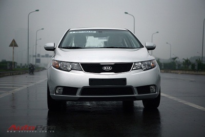 Kia Forte: Khi ưu tiên hàng đầu là xe “ăn” ít xăng! - 3 Kia Forte: Khi ưu tiên hàng đầu là xe “ăn” ít xăng! - 3