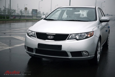 Kia Forte: Khi ưu tiên hàng đầu là xe “ăn” ít xăng! - 1 Kia Forte: Khi ưu tiên hàng đầu là xe “ăn” ít xăng! - 1