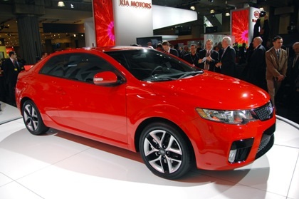Mẫu coupe đầu tiên của Kia ra mắt - 3