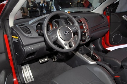 Mẫu coupe đầu tiên của Kia ra mắt - 7