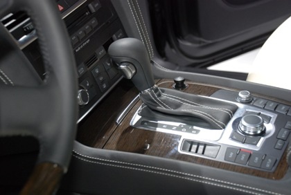 Audi Q7 máy dầu giá 50.900 USD - 4