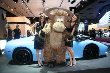 Chân dài Mỹ trên sàn triển lãm Detroit - 4