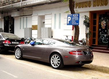 Ảnh siêu xe Aston Martin DB9 tại Hà Nội - 4 Ảnh siêu xe Aston Martin DB9 tại Hà Nội - 4