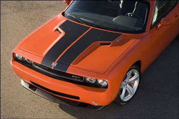 Những hình ảnh đầu tiên của Dodge Challenger SRT8 - 1 Những hình ảnh đầu tiên của Dodge Challenger SRT8 - 1