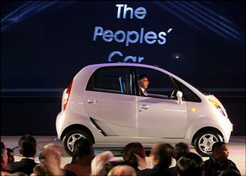 Ô tô giá 2.500 USD đã ra mắt - 1 Ô tô giá 2.500 USD đã ra mắt - 1