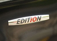 Mercedes ra mắt xe ML 350 phiên bản đặc biệt - 4 Mercedes ra mắt xe ML 350 phiên bản đặc biệt - 4