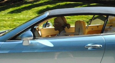 Paris Hilton sành điệu với Bentley Continental GTC - 5