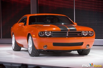 Chrysler “khai tử” 4 mẫu xe - 1