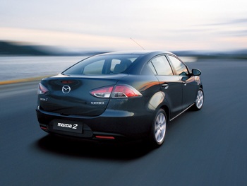 Mazda2 sedan trình diện - 2 Mazda2 sedan trình diện - 2
