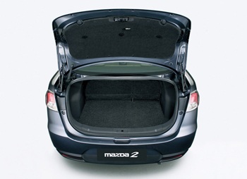 Mazda2 sedan trình diện - 5 Mazda2 sedan trình diện - 5