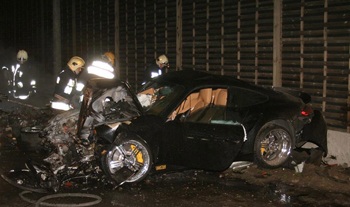 4 siêu xe “tan tành” trong ngày nghỉ tuần - 1 4 siêu xe “tan tành” trong ngày nghỉ tuần - 1