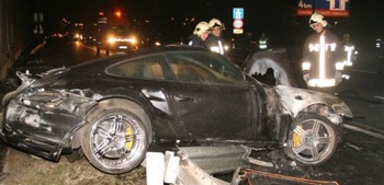 4 siêu xe “tan tành” trong ngày nghỉ tuần - 2 4 siêu xe “tan tành” trong ngày nghỉ tuần - 2