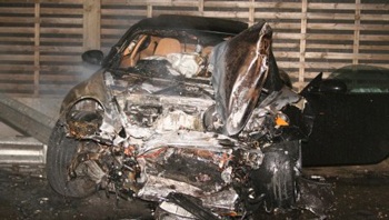 4 siêu xe “tan tành” trong ngày nghỉ tuần - 3 4 siêu xe “tan tành” trong ngày nghỉ tuần - 3