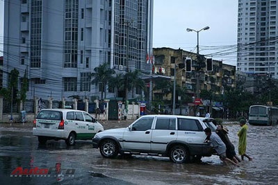 Xe hỏng đâu phải chỉ tại trời!  - 2