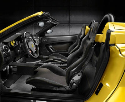 Ferrari ra mắt Scuderia mui trần - 4 Ferrari ra mắt Scuderia mui trần - 4