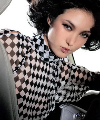 Người đẹp và xe - Không nhất thiết phải hở - 7