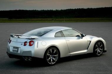 Những mẫu xe “đình đám” của năm 2008 - 12 Những mẫu xe “đình đám” của năm 2008 - 12