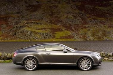 Những mẫu xe “đình đám” của năm 2008 - 4 Những mẫu xe “đình đám” của năm 2008 - 4