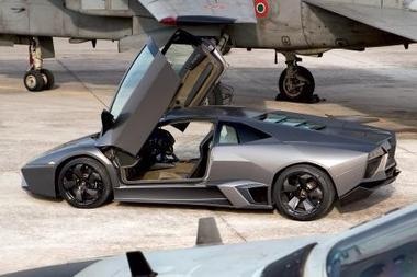 Những mẫu xe “đình đám” của năm 2008 - 8 Những mẫu xe “đình đám” của năm 2008 - 8