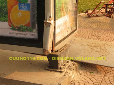 Siêu xe Aston Martin lâm nạn tại Hà Nội - 13 Siêu xe Aston Martin lâm nạn tại Hà Nội - 13