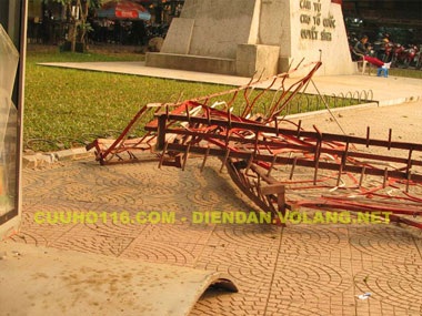 Siêu xe Aston Martin lâm nạn tại Hà Nội - 14 Siêu xe Aston Martin lâm nạn tại Hà Nội - 14